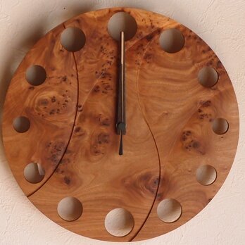 無垢の木の電波掛け時計　ニレ　０００１の画像