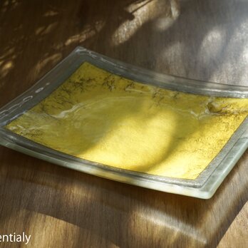 ガラスの大皿 -「 金色のガラス 」● 幅28cmの画像