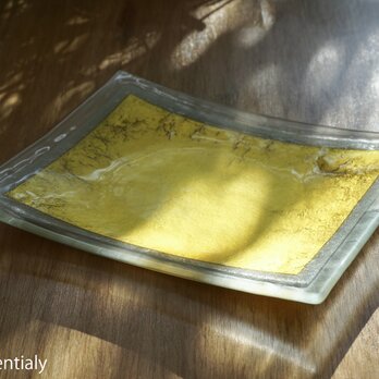 ガラスの大皿 -「 金色のガラス 」● 幅28cmの画像