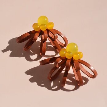 Sucre【レザーピアス/イヤリング】"yellow brown"の画像