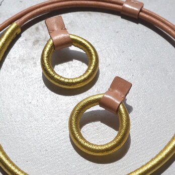 Donuts【レザーピアス/イヤリング】"gold"の画像
