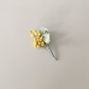 小さい布花コサージュ　ミモザと丸葉/B