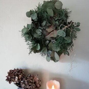 ユーカリとアジサイの冬wreath　37cmの画像