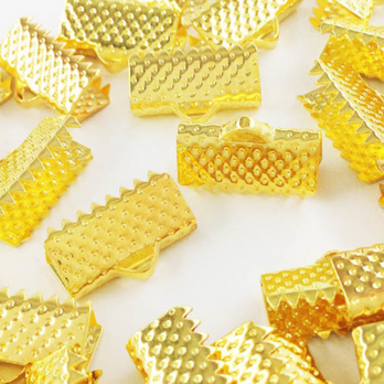 送料無料　ワニカン　13mm　ゴールド　50個　紐留め金具　ワニグチ ワニ口 リボン留め　（AP0561）の画像