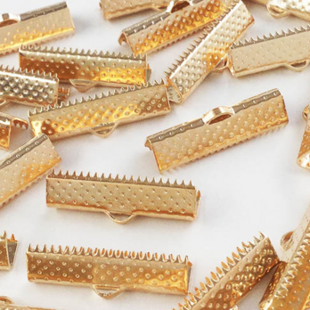 送料無料　ワニグチ　金具　50個　リボン 留め　紐 留め　25mm　ゴールド　KC金　ワニカン　（AP0573）の画像