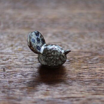 陶器の鳥のオブジェ