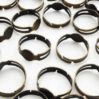 送料無料　リングパーツ　指輪　アンティーク　丸皿　7mm台座付き　50個　金古美　セッティング台座　金具　AP0670の画像