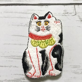 手刺繍日本画ブローチ＊川崎巨泉「武蔵五日市初市張子猫」の画像
