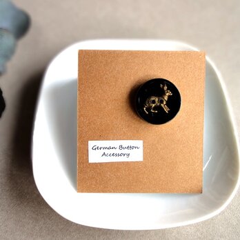 【片耳販売】海外のボタンの耳飾り■ ドイツ製レトロボタン ■ ラビットの画像