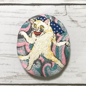 手刺繍日本画ブローチ＊与謝蕪村「榊原家の化け猫」よりの画像