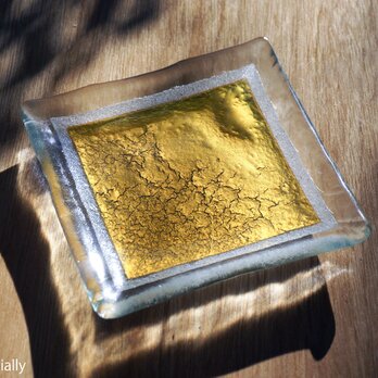 ガラスの角皿 -「 金色のガラス 」・11cm角の画像
