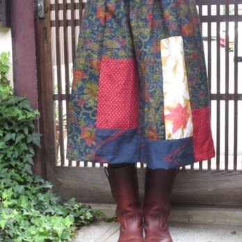 着物リメイク☆カラフル紬に紅葉等色々パッチスカート71㎝丈の画像