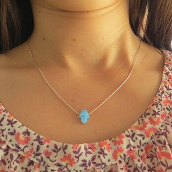 blue opal hamsa necklace青オパールハムサの画像