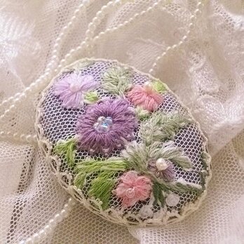 送料無料 アンティークレース刺繍ブローチの画像