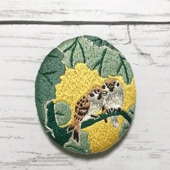 手刺繍浮世絵ブローチ＊小原古邨「雨中の桐に雀」より