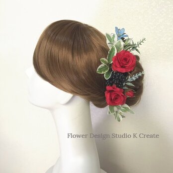 い薔薇とブルースターのヘッドドレス（17本セット）美女と野獣　赤　バラ　結婚式　発表会　髪飾り　赤い薔薇の画像