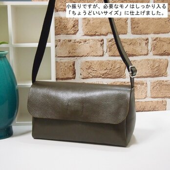 ★ハンドメイド ★日本製★本革★ヌメ革・ 経年変化★カブセ・斜め掛けショルダーバッグ★カーキ色★お財布ポシェット★の画像
