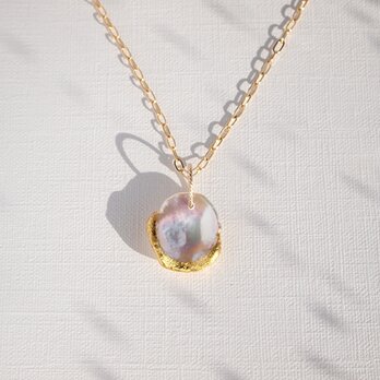 金箔と花びらパールのネックレス／Pearl Rose Petalの画像