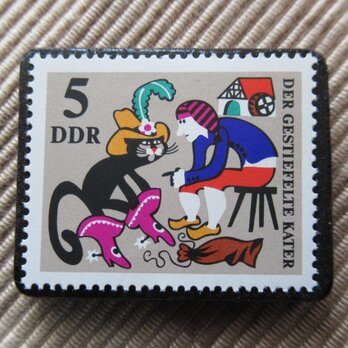 ドイツ　童話　長靴をはいた猫　切手ブローチ　5945の画像