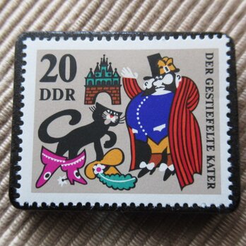 ドイツ　童話　長靴をはいた猫　切手ブローチ　5948の画像