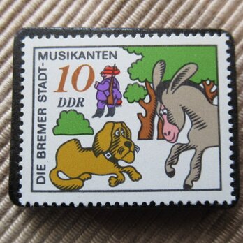 ドイツ　童話　ブレーメンの音楽隊　切手ブローチ　5952の画像