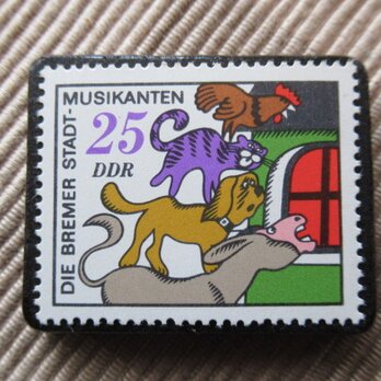 ドイツ　童話　ブレーメンの音楽隊　切手ブローチ　5955の画像