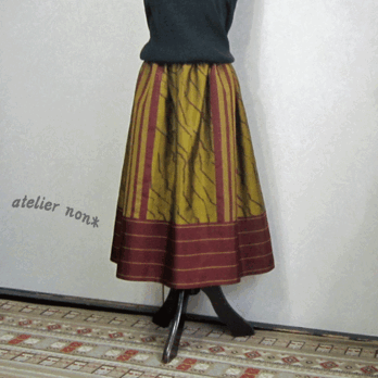 着物リメイク♪銘仙2枚の着物からのモダンなスカート（裏地付き）：丈７７ｃｍの画像
