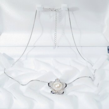 10mm本真珠（淡水）とSV925のネックレス（5cmアジャスター、ロジウム、キュービックジルコニア）の画像