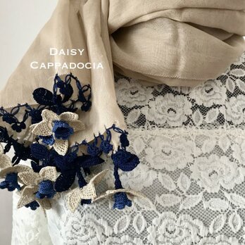 立体刺繍の花付き　コットンストール　ベージュ＆ネイビーの画像