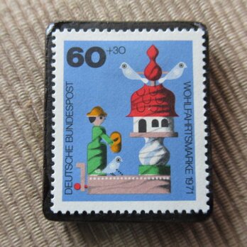 ドイツ　おもちゃ切手ブローチ　5979の画像