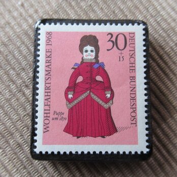ドイツ　人形切手ブローチ　5986の画像