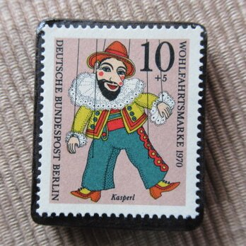 ドイツ　人形切手ブローチ　5988の画像