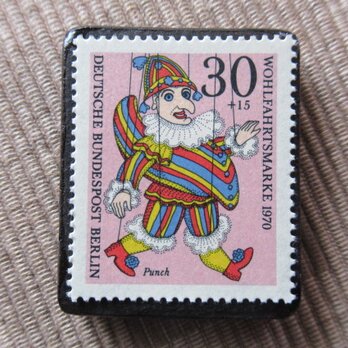 ドイツ　人形切手ブローチ　5990の画像