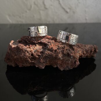 フラットな石垣