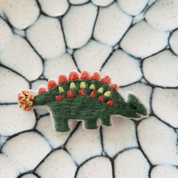 恐竜の刺繍ブローチ（アンキロサウルス）【受注製作】の画像