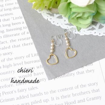 c192 JG62　ハートのモチーフ＆ホワイトパールでノンホールピアス(パーツ変更可能)