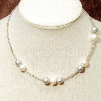 本真珠（淡水）とラブラドライトの左右非対称デザインネックレス（ナチュラルカラー、ホワイト、マグネット、形状記憶ワイヤー）