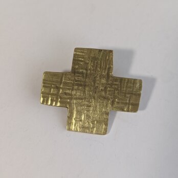 小さなクロスブローチ