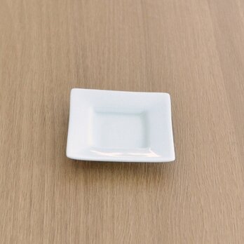 白磁　角豆小皿箸置の画像