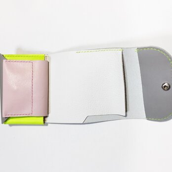 スムースレザーの小さなお財布（グレー×ネオンイエロー×ピンク×オフホワイト）の画像