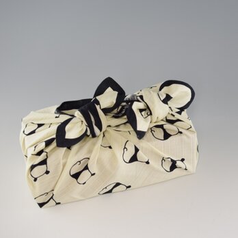 風呂敷　日本のかたち　チーフ　パンダ　ふろしき　 弁当箱包み　クリーム　綿100％　50cm幅の画像