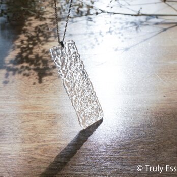 無色透明ガラスのネックレス -「 灯りのたね 」● 85x30 (mm)の画像