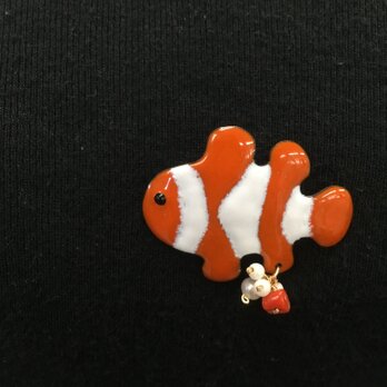 カクレクマノミのブローチ　宝石サンゴ 七宝焼き /Shippou Brooch Anemonefishの画像