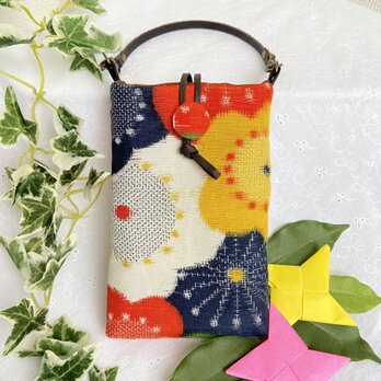 着物リメイク・紬のスマホポーチ・カラフル花柄の画像