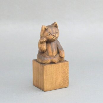 木彫り　右手で招き猫　蜜蝋仕上げ　猫仏2001の画像