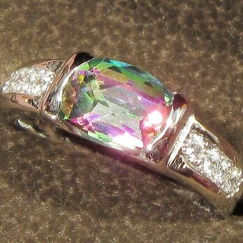 ミスティック・トパーズと再生ダイヤモンド、SV925の指輪（リングサイズ：9.5号、ロジウム）の画像