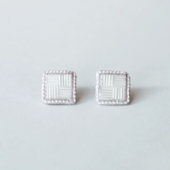 tile(L)刺繍イヤリング　whiteの画像