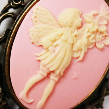 【訳あり】カメオのネックレス　花を持つ妖精（ピンク）の画像