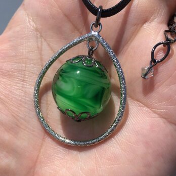 ネックレス とんぼ玉 雫 大粒 20mm 和小物 アクセサリー 大阪 ガラス 工芸 ビーズ 送料無料 グリーン 緑の画像