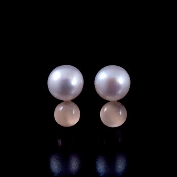 Double moon earringsの画像